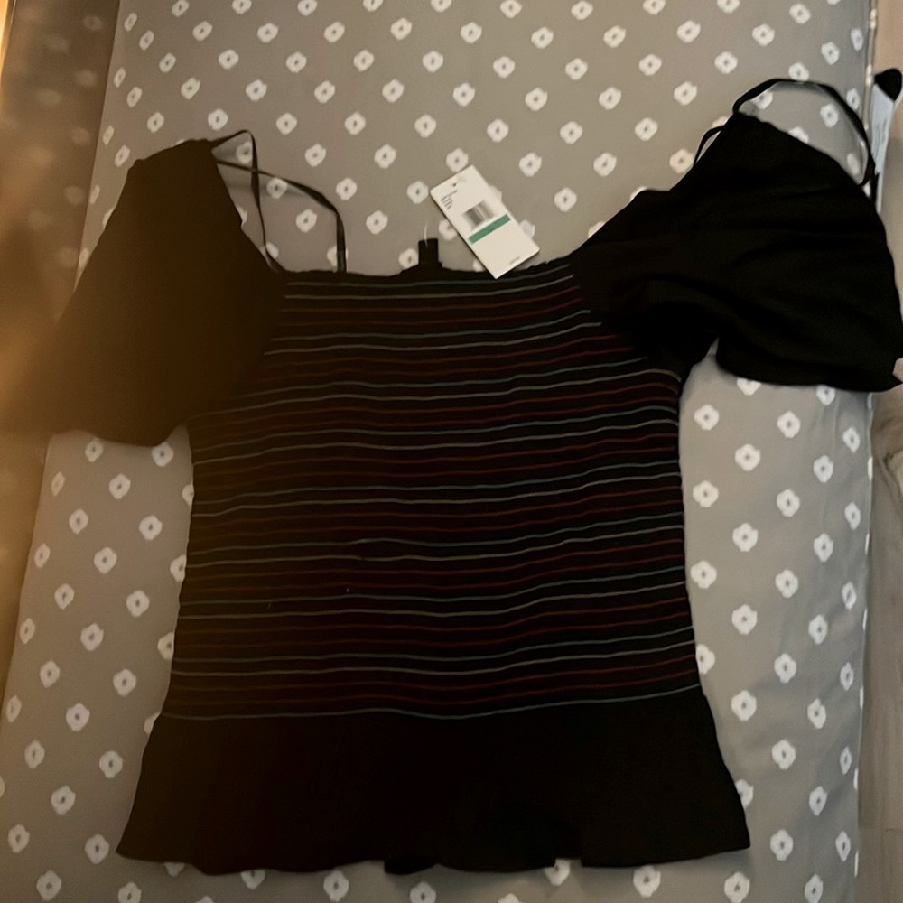Jessica Simpson  size large  elastic bodice black top with ruffled bottom